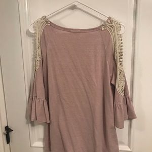 Cold Shoulder sweatshirt with lace detail